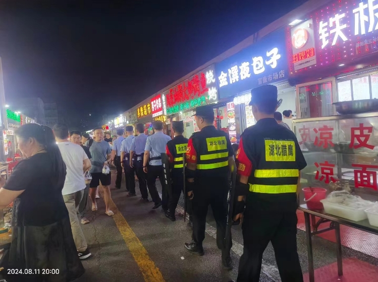 面對不同的工作環(huán)境和需求，保安工作人員該如何應(yīng)對？